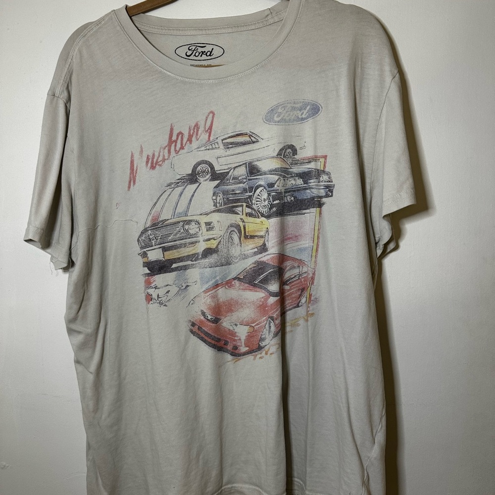 Ford Mustang Graphic T-Shirt - white